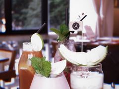 -Mark&Mars Restaurant