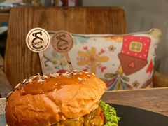 -HIGH FIVE哈福手工汉堡(桂林路店)