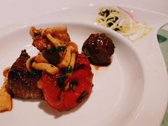 百花煎酿水果椒拼一口牛-三号黄浦会Canton Table