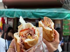 -Bánh Mì Huynh Hoa
