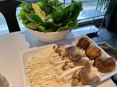 杂菌拼盘-百年果林椰子鸡(中洲店)