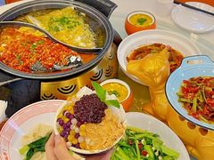 -阿瓦山寨·湘菜现炒·剁椒鱼头王(咸阳总店)