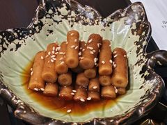 -吉屋·炭烧酒场·秋冬功夫奶汁河豚鱼锅