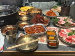 -草家酱蟹炭火烤肉店(珲春南路二店)