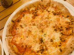 意式奶酪荟萃披萨-城市大道红炉披萨烘焙坊