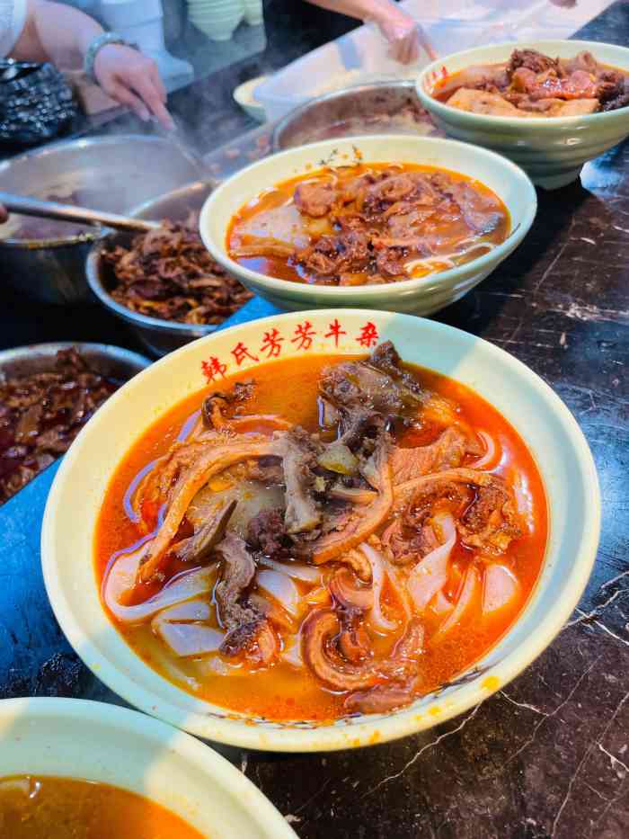 芳芳牛杂(大成路总店)-"属于大排档吧,味道很好的,大众口味都能接.