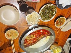 -东巴婆婆云南鱼豆花火锅(大东门店)