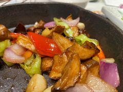 -云海肴·汽锅鸡·云南菜(天山百盛优客店)