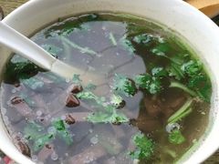 -香山胡记吴江路生煎(灵山路店)