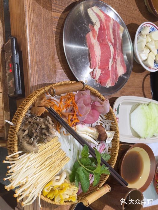 滇翁·云南酸菜牛肉火锅(合肥首店坝上吾悦广场店)图片