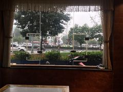 -兔行天下-鸿鹤鲜锅兔(中海国际店)