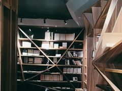 -钟书阁(松江泰晤士小镇店)