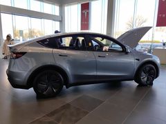 -TESLA 特斯拉(北京南四环中路特斯拉中心)