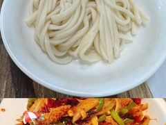 -歹歹的加个面过油肉拌面