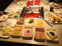 -海底捞火锅鲜切牛肉主题店(长寿路店)