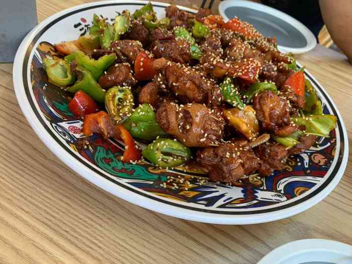 滚筒鸡(李沧店)-"小店不大 但是很干净 这点深得人心店里.