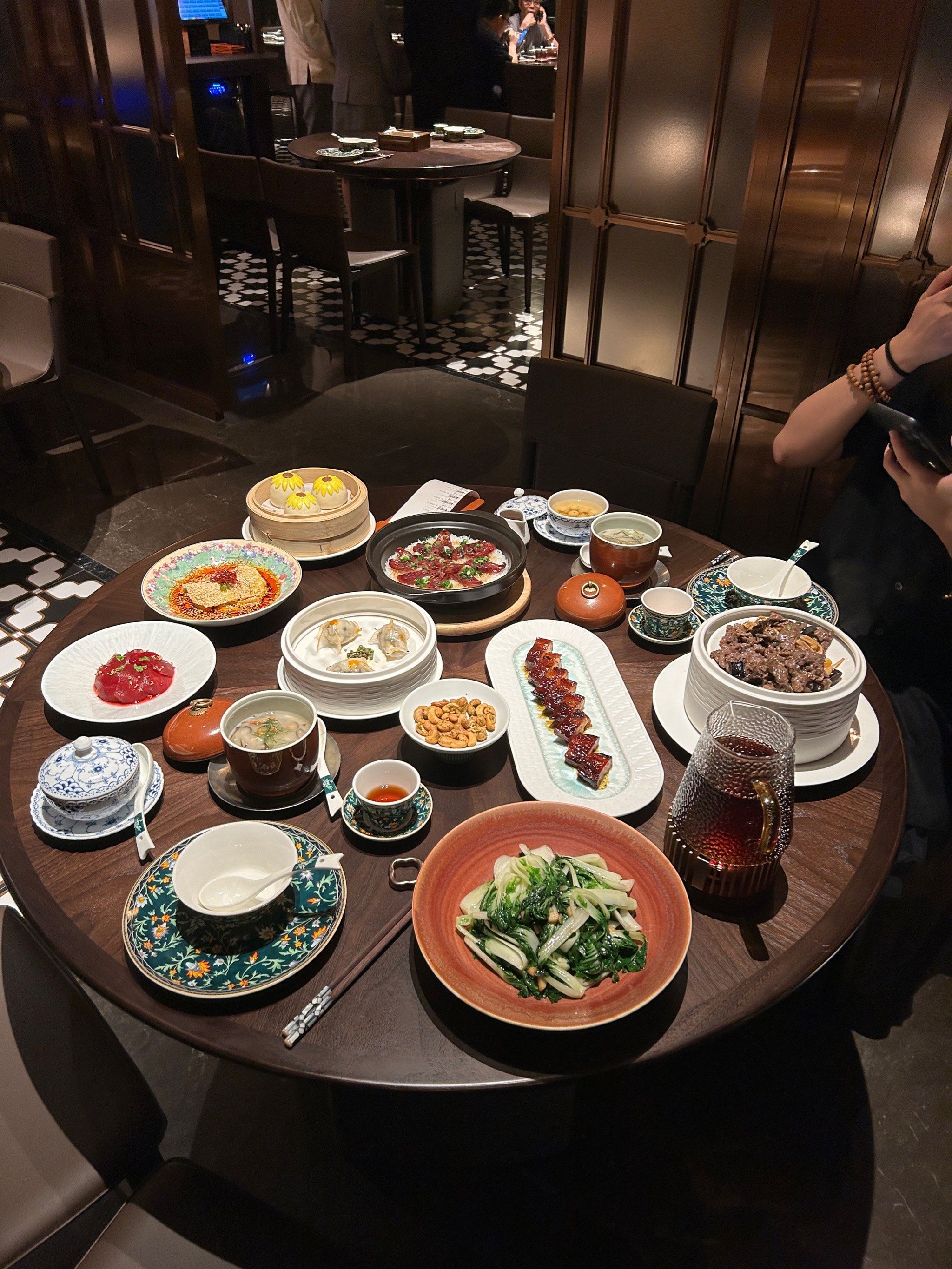 啊啊啊吃到满意的一家粤菜
[亲亲][亲亲]就在绿岛酒店里面!