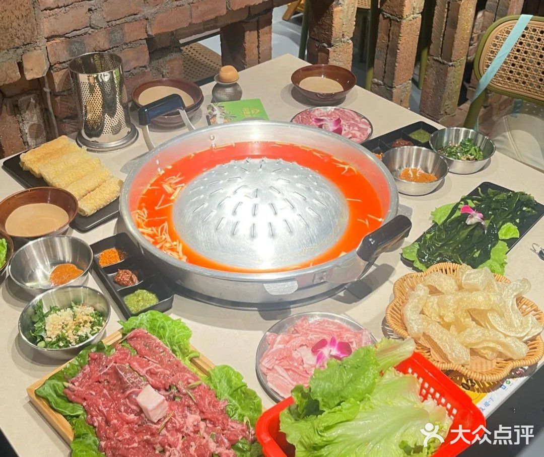 🔥阿逻里老挝火锅，香茅草酸汤绝了！