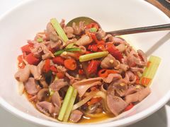 -费大厨辣椒炒肉(高铁吾悦广场店)