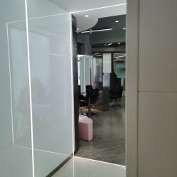 -LESSMORE科技头皮理容中心