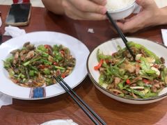 -湖南人家湘菜馆(镇江路店)