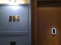 -舍居智能酒店(深圳宝安翻身地铁站店)