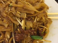 湿炒牛河-伍湛记 · 广州老字号(龙津中路店)