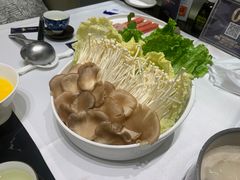 -红鼎豆捞·非遗鲍皇汤火锅(宝丰路店)