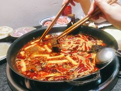 -四小区火锅·巷子里的重庆火锅(花照壁店)