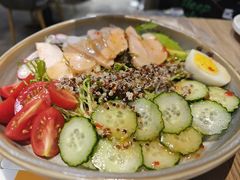 藜麦烟熏鸡肉沙拉-Maxpoint Kitchen 西餐咖啡(乐峰广场店)