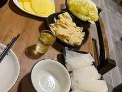 -小志家.鲜牦牛肉牛杂火锅野生菌汤锅