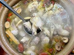 连州果园鸡-威邵鸡煲(西华路总店)
