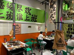 -山野的朋友露营炭火烤肉