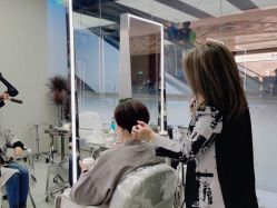 -PE SALON