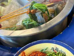 -马路边边串串香形象店(磐石路店)