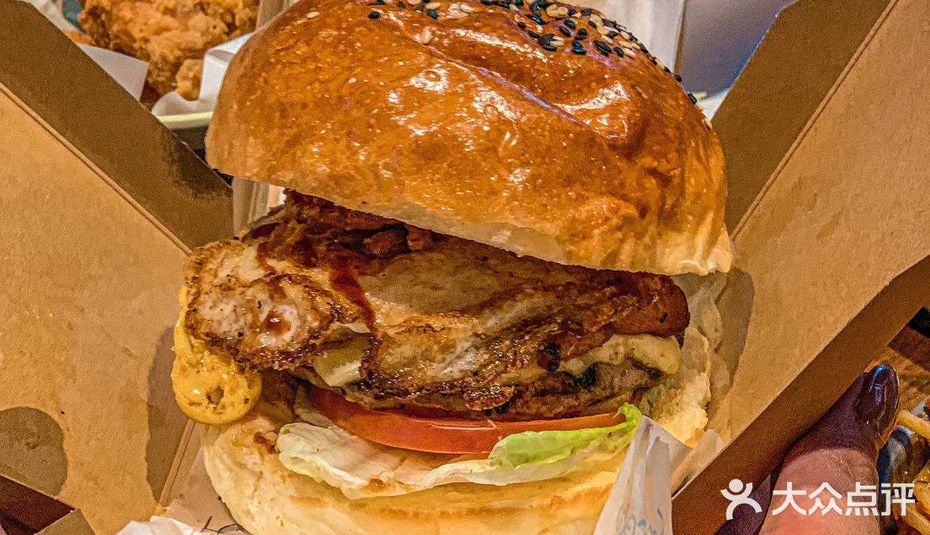 满满科技感｜打卡酷炫网红失重餐厅