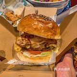 满满科技感｜打卡酷炫网红失重餐厅