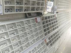 -诺柯视眼镜-蔡司依视路官方工厂店(淞南一店)