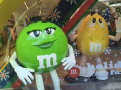 -m豆巧克力世界(上海世茂广场店)