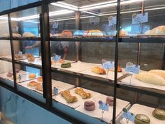 面包甜点陈列柜-奈雪的茶(深圳北站店)