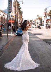 -Renee芮亦婚纱(原丽莎)