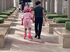 -瑞幸咖啡(皇岗村广场中庭店)