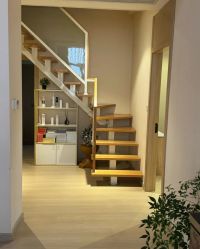 -百秀名媛纹绣美学护肤中心