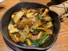杏鲍菇炒牛肉-云海肴·汽锅鸡·云南菜(天山百盛优客店)
