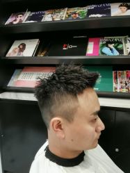 -HAIR CORNER