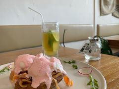 粉粉的班尼迪克蛋-CHILLAX轻乐时(侨建·Hi City店)