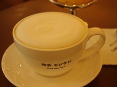 -Café Monson