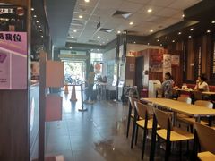 大堂-汉堡王(房山绿地缤纷城店)