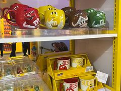 -m豆巧克力世界(上海世茂广场店)