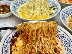-李与白包子铺(桐梓林店)
